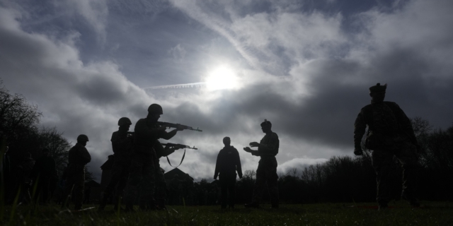 Άσκηση Βρετανών στρατιωτών με συμμετοχή Ουκρανών