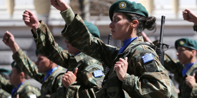 Γυναίκες στον στρατό