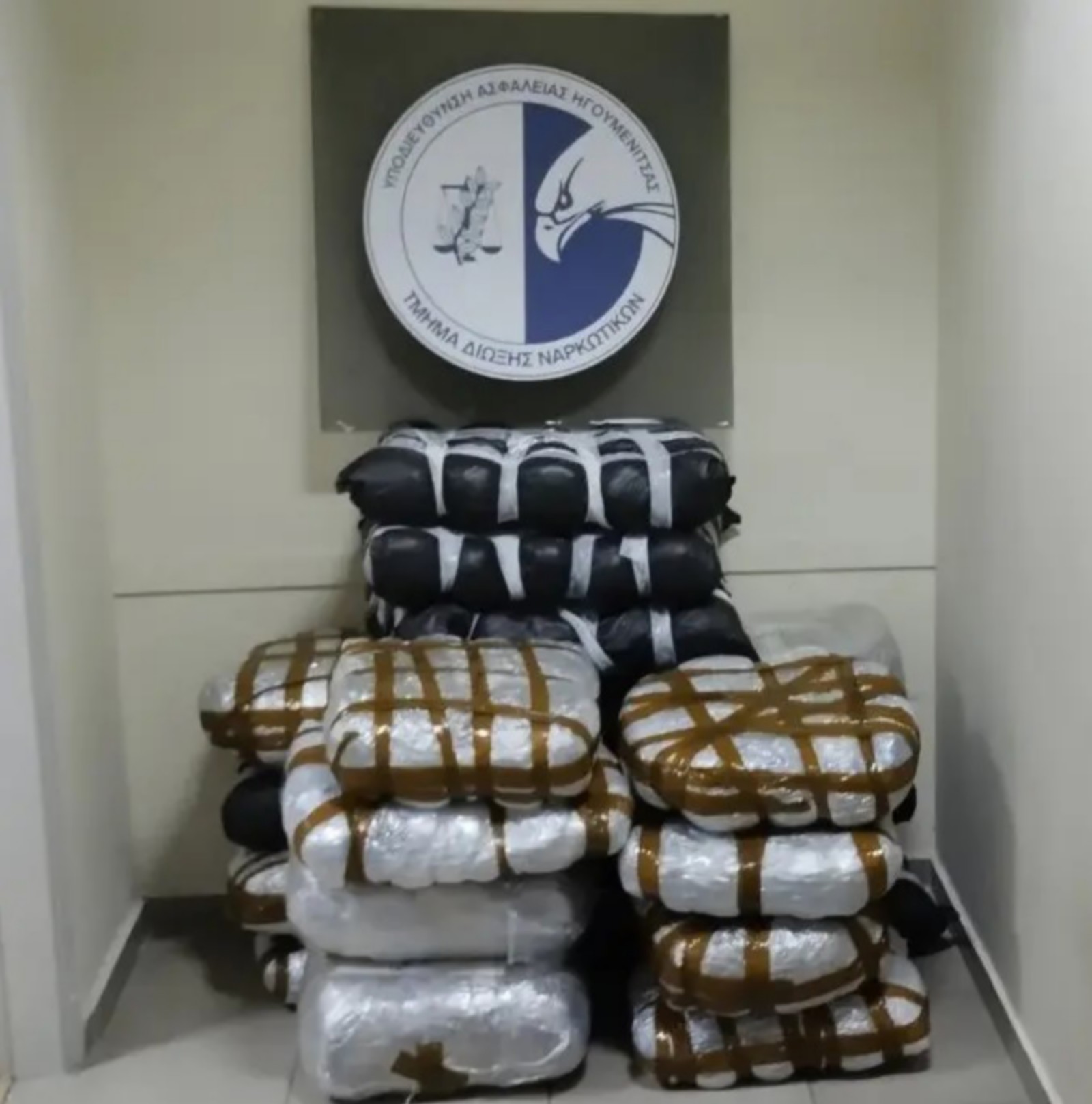 Ηγουμενίτσα: Συνελήφθησαν αστυνομικοί – Μετέφεραν πάνω από 100 κιλά κάνναβης