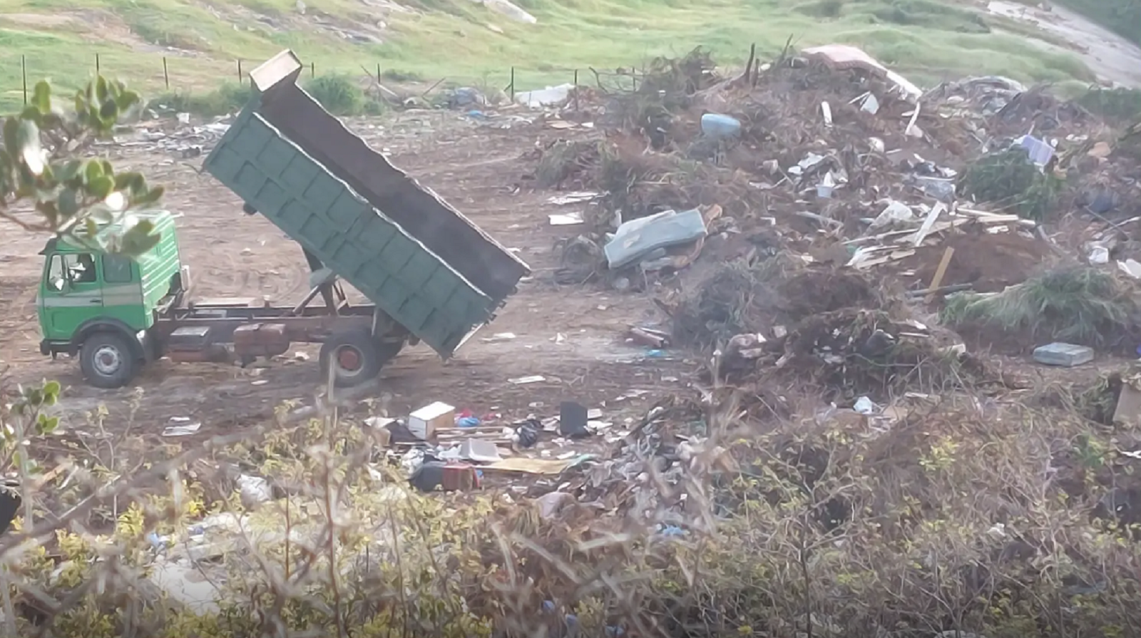 Απόβλητα σε περιοχή natura - ζώνη προστασίας εθνικού πάρκου του Δήμου Βόλβης