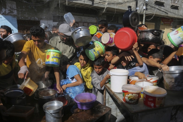 Μεγαλώνουν ελλείψεις τροφίμων στη Γάζα