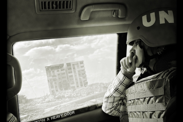 H Ruba Farah, Field Security Officer UNFPA φτάνοντας σε check point ανάμεσα σε Khan Younis και Rafah.