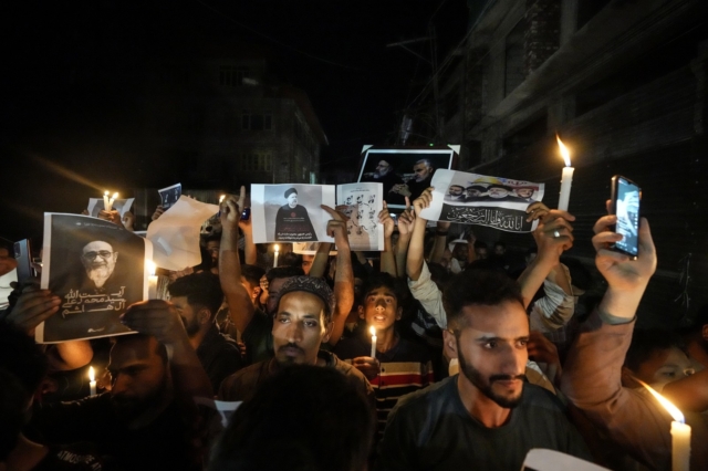 Σιίτες μουσουλμάνοι θρηνούν τον θάνατο του Εμπραχίμ Ραΐσι σε ολονυκτία στο Σριναγκάρ