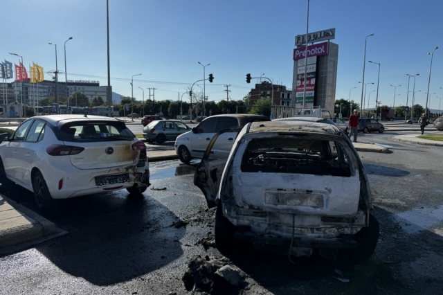 Φωτιά σε αυτοκίνητα στη Θεσσαλονίκη