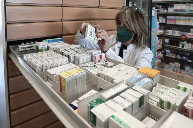 «Φαρμάκι» οι τιμές των φαρμάκων για τους ασφαλισμένους ασθενείς