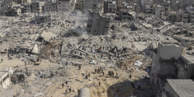 Γκρεμισμένα κτίρια στη Γάζα μετά από ισραηλινούς βομβαρδισμούς
