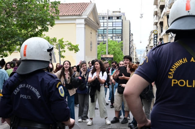 Αστυνομική επιχείρηση για την εκκένωση της κατάληψης στη Νομική Σχολή Αθηνών, τρίτη 14 Μαΐου 2024