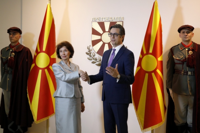 Ορκωμοσία της νέας προέδρου της Βόρειας Μακεδονίας, Γκορντάνα Σιλιάνοφσκα