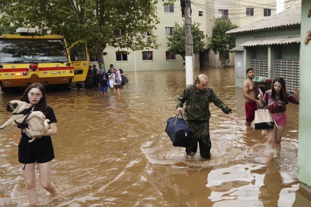 Πλημμύρες στη Βραζιλία: Στους 78 οι νεκροί, 105 αγνοούμενοι