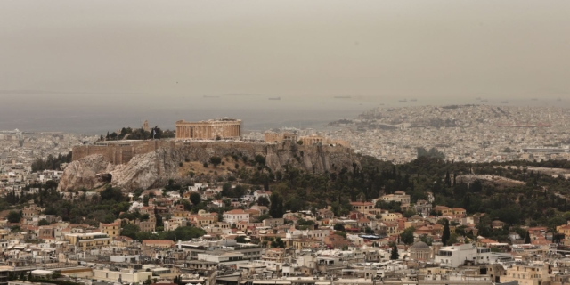 Συννεφιά και ζέστη στην Αθήνα