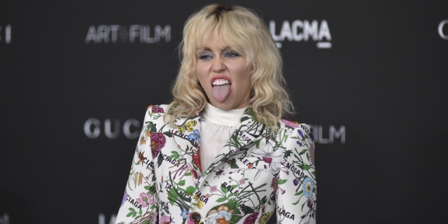 Miley Cyrus: Αποκαλύπτει γιατί δεν κάνει παρέα με άλλους celebrities
