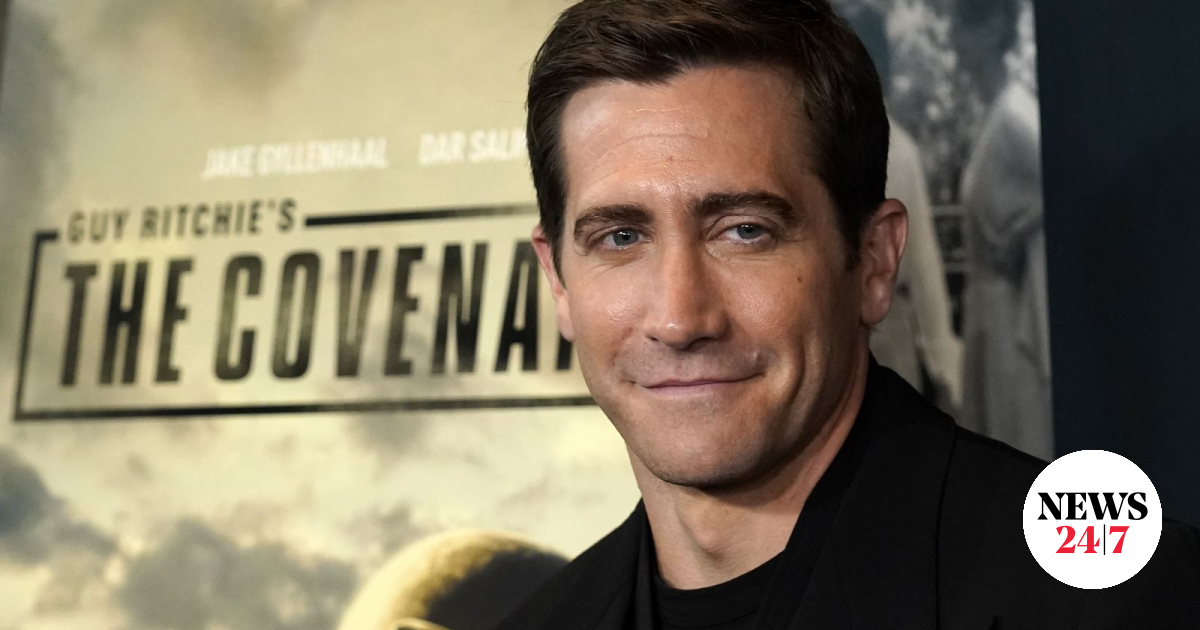 Jake Gyllenhaal has revealed that he is legally blind