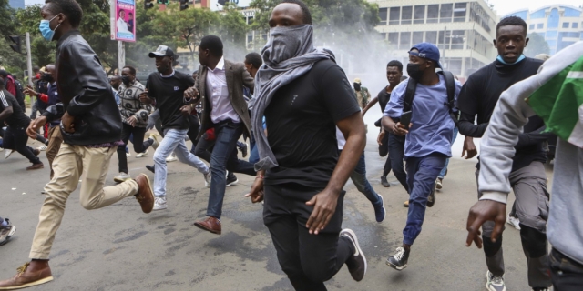 Κένυα: Ένας νεκρός και 200 τραυματίες σε διαδήλωση κατά της αύξησης φόρων