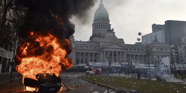 Διαδηλώσεις κατά της κυβέρνησης Μιλέι στην Αργεντινή