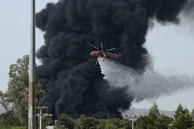 Έκρηξη και πυρκαγιά σε εργοστάσιο κατασκευής τηγανιών, στην οδό Αιγιδών στο Πανόραμα Κηφισιάς.