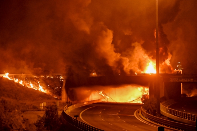 Αθηνών-Κορίνθου: Συνελήφθη και αφέθηκε ελεύθερος ο οδηγός του βυτιοφόρου που προκάλεσε τη φωτιά