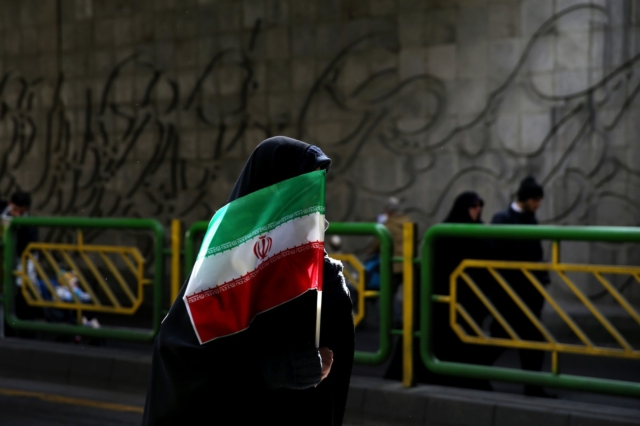 Ο ΔΟΑΕ υιοθέτησε ψήφισμα με το οποίο καλεί το Ιράν να συνεργαστεί εκ νέου με τους επιθεωρητές του
