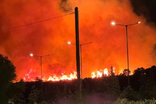 Δήμαρχος Λαυρεωτικής: “Οι κάτοικοι άκουσαν έκρηξη πριν τη φωτιά” στην Κερατέα
