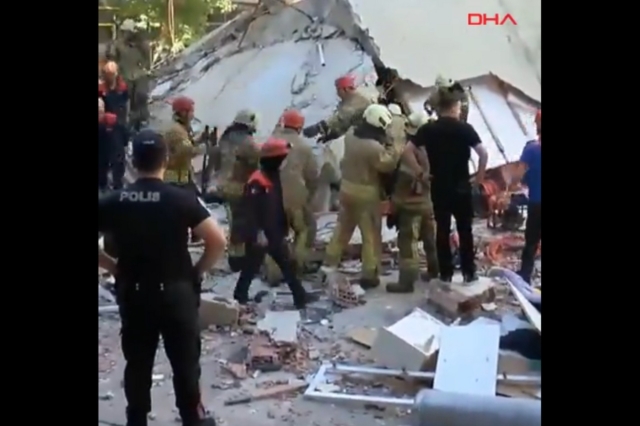 Κωνσταντινούπολη: Κατέρρευσε πολυώροφο κτίριο – Τραυματίες και εγκλωβισμένοι