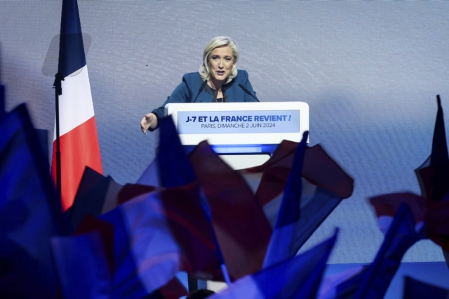 Από παρίες, μια “ανάσα” πριν την ανάληψη της εξουσίας – Η άνοδος της Ακροδεξιάς στη Γαλλία
