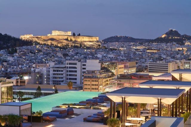 Grand Hyatt Athens: Cocktail party στη μεγαλύτερη rooftop infinity pool της Αθήνας