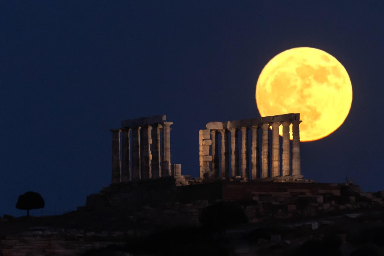 Η Πανσέληνος του Ιουνίου στον Ναό του Σουνίου