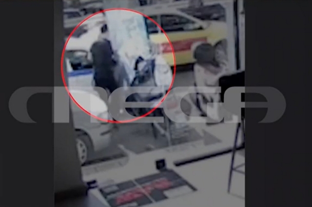 Πειραιάς: Βίντεο ντοκουμέντο από τη σύλληψη του δράστη – Τι εξετάζουν οι αρχές