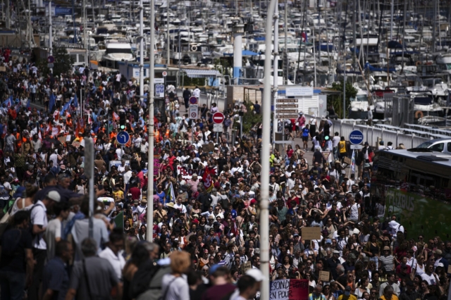 Γάλλοι διαδηλώνουν κατά της ακροδεξιάς. Εικόνα αρχείου