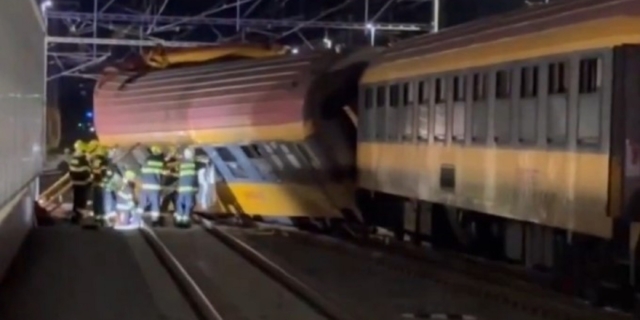 Τσεχία: Τουλάχιστον 4 νεκροί και 26 τραυματίες σε σύγκρουση τρένων