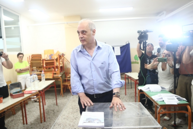 Ευρωεκλογές 2024: Ψήφισε ο Κυριάκος Βελόπουλος – “Μάχη ανάμεσα σε δύο πόλους”