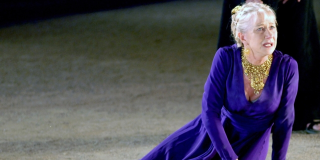 Η Helen Mirren ως Φαίδρα στην παράσταση της Φαίδρας του Ρακίνα στην Επίδαυρο σε σκηνοθεσία Nicholas Hytner (Εθνικό Θέατρο Μεγάλης Βρετανίας, 2009).