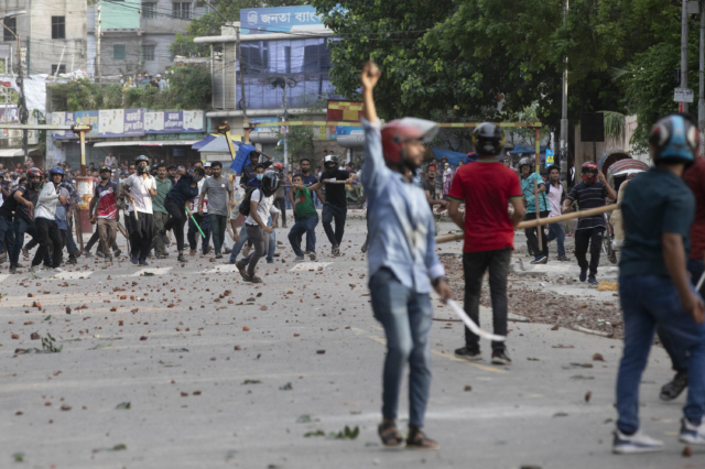 Βίαιες συγκρούσεις στο Μπανγκλαντές