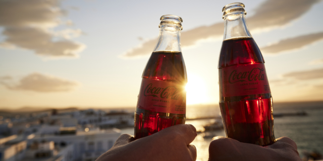 Πώς η Coca– Cola Τρία Έψιλον στηρίζει το περιβάλλον και την κοινωνία;