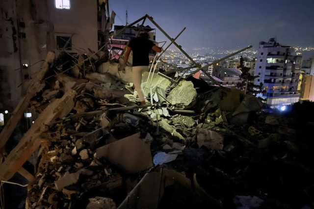 Το γκρεμισμένο κτίριο από την επίθεση του Ισραήλ στη Βηρυτό