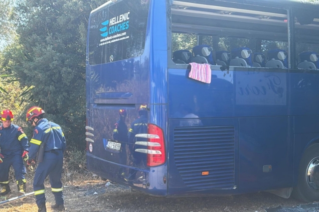 Κέρκυρα: Ένας νεκρός στη σύγκρουση τουριστικού λεωφορείου με φορτηγό