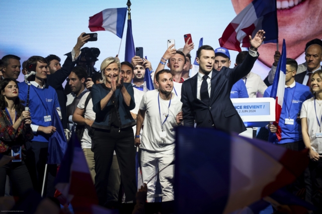 Γαλλία: Διαβουλεύσεις για τη συγκρότηση ρεπουμπλικανικού μετώπου απέναντι στην ακροδεξιά