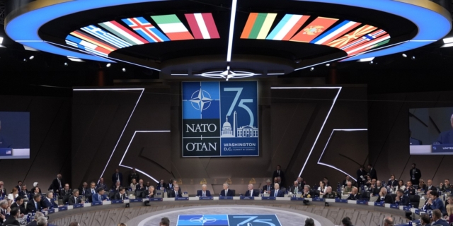 Το NATO ενισχύει την υποστήριξή του στην Ουκρανία – Τι περιλαμβάνει το πακέτο βοήθειας