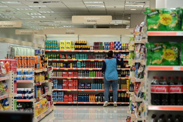 Στο 2,4% ο πληθωρισμός στην Ελλάδα τον Ιούνιο – Το “ράλι” στις υπηρεσίες και η εικόνα στα τρόφιμα