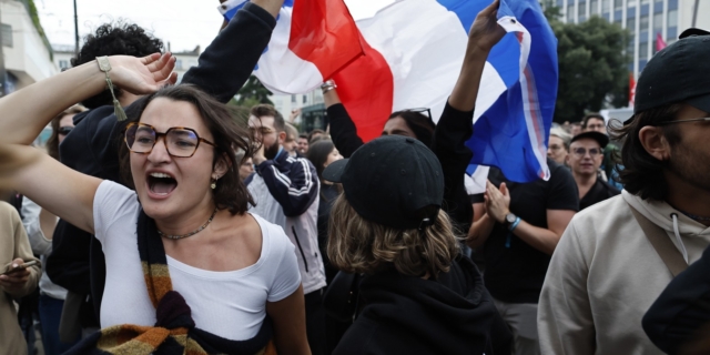 Γαλλία: Οι “χαραμάδες” για άλλη πολιτική ρότα και οι μεγάλοι οικονομικοί “πονοκέφαλοι” της επόμενης μέρας