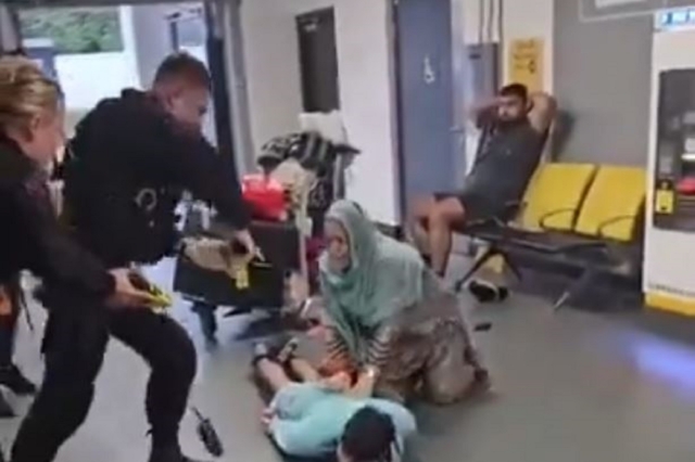 Μάντσεστερ: Σάλος με βίντεο αστυνομικού που κλωτσά και πατά άνδρα στο κεφάλι – Σκληρές εικόνες