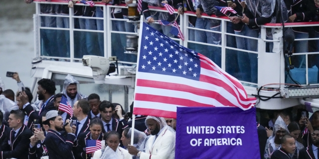 H αμερικανική αποστολή στην τελετή έναρξης των Ολυμπιακών Αγώνων 2024.