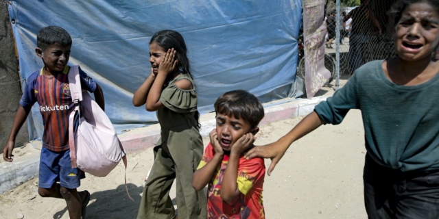 Γάζα: Αδιάκοποι βομβαρδισμοί – 22 νεκροί από την επίθεση σε σχολείο