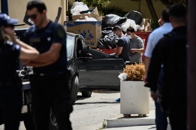Δολοφονία άνδρα μέσα σε αυτοκίνητο, στη συμβολή των οδών 25ης Μαρτίου και Κρήτης στο Ψυχικό