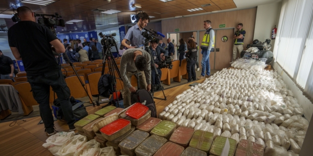 Οι ισπανικές αρχές κατάσχεσαν ποσότητες - μαμούθ ναρκωτικών που αποδίδονται στο καρτέλ Σιναλόα τον περασμένο Μάρτιο