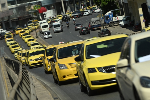 Απεργιακή συγκέντρωση οδηγών ταξί στην Αθήνα