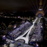 Ολυμπιακοί Αγώνες 2024: Καρέ καρέ η φαντασμαγορική τελετή έναρξης