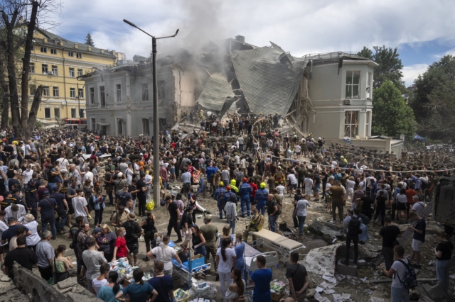 ΥΠΕΞ: Η Ελλάδα καταδικάζει έντονα τις πυραυλικές επιθέσεις της Ρωσίας στην Ουκρανία