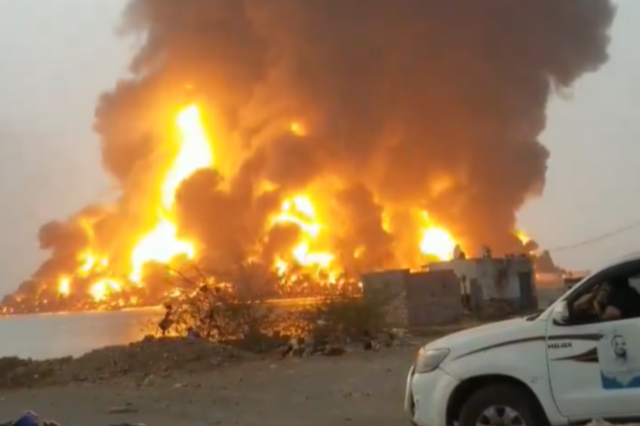 Υεμένη: Ισραηλινή αεροπορική επιδρομή σε λιμάνι – Απειλούν με αντίποινα οι Χούθι