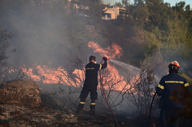 Τι γράφουν τα διεθνή MME για τη μεγάλη φωτιά στην Αττική