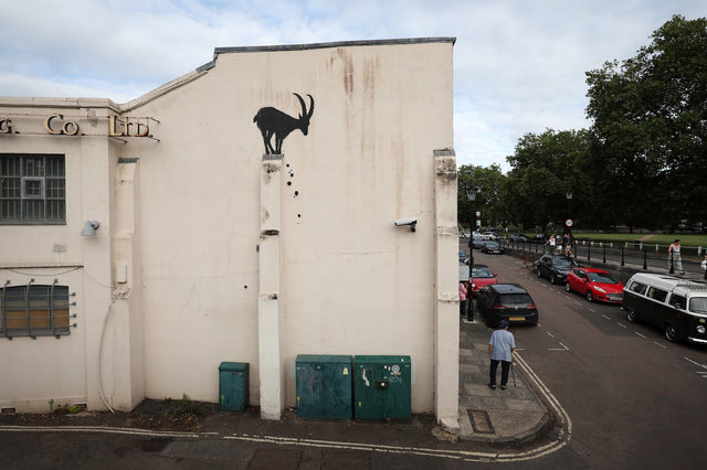 Νέο έργο του Banksy στο Λονδίνο – Τι συμβολίζει